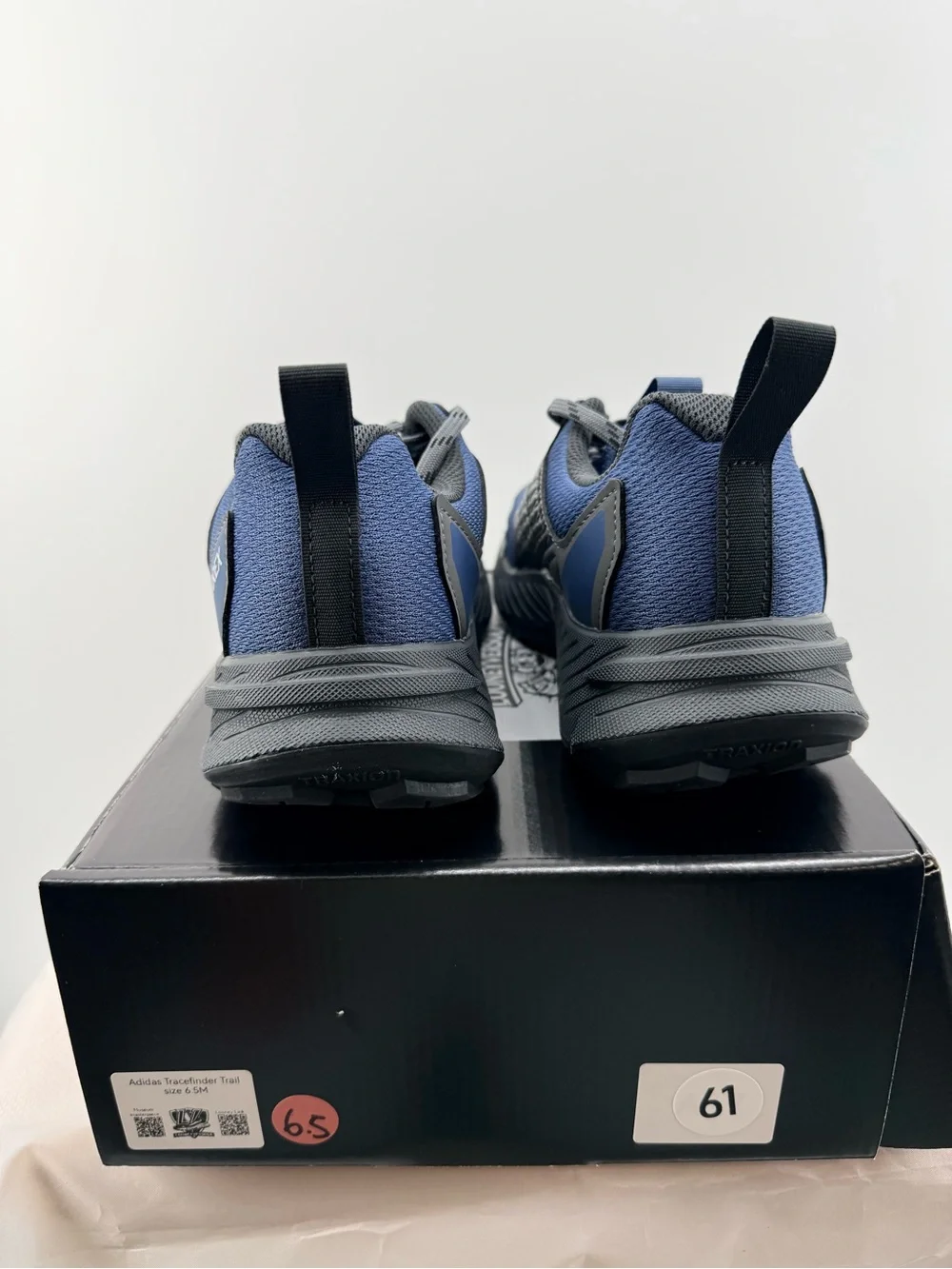 adidas lightweight athletic